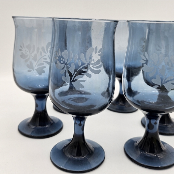 6- Pfaltzgraff Yorktowne Blue Etched Water Wine Goblets Glasses 12 oz (#290) - Picture 3 of 6